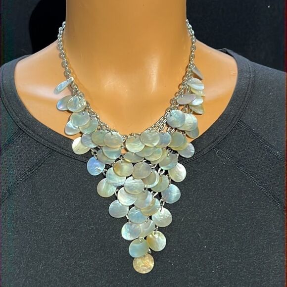 Fantastic Cascading Bib Mother of Pearl Necklace - Picture 5 of 10